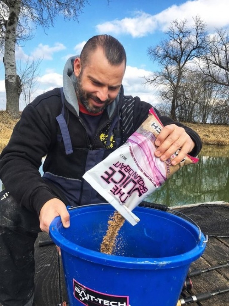 Bait-Tech The Juice 1kg - Etetőanyag, groundbait