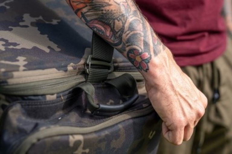 Korda Compac Medium Carryall Dark Kamo - Horgász táska