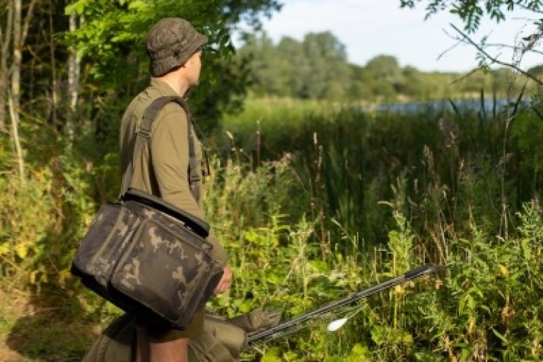 Korda Compac Cube Carryall Dark Kamo - Szerelékes táska