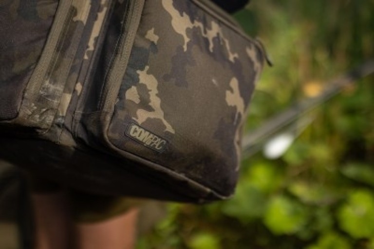 Korda Compac Cube Carryall Dark Kamo - Szerelékes táska