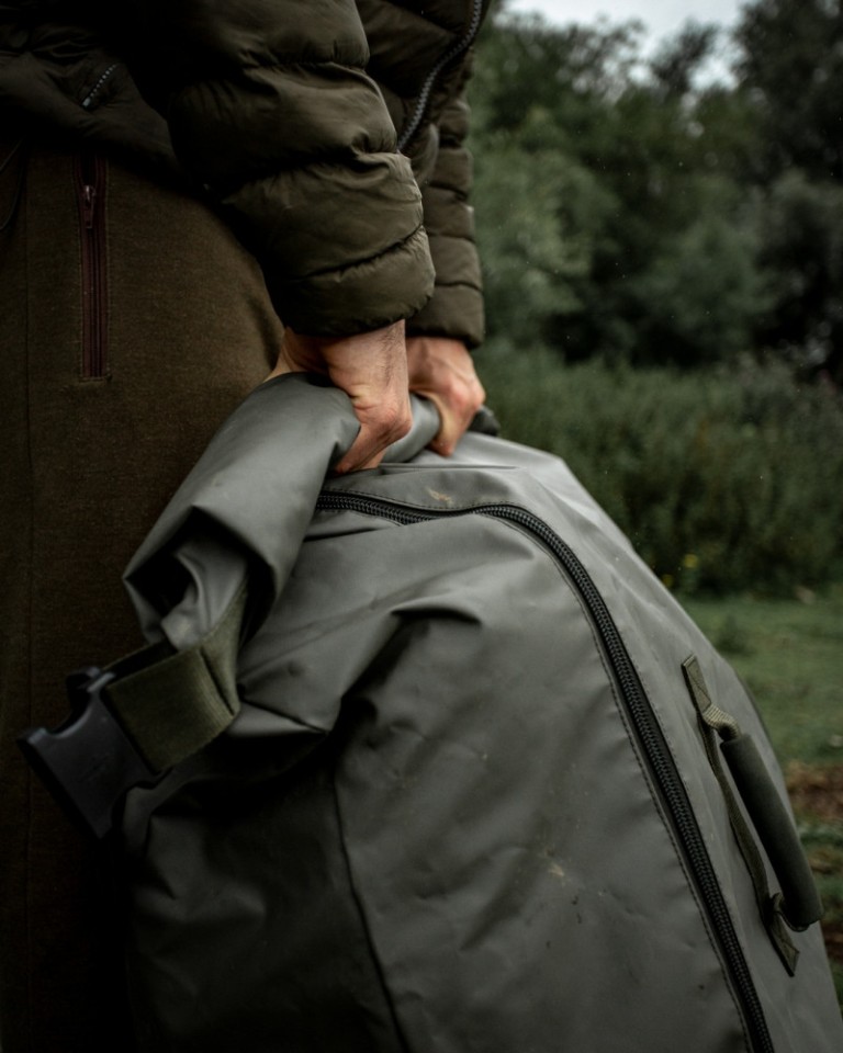 Trakker NXG Downpour Roll-Up Bed Bag - Vízálló ágytartó táska