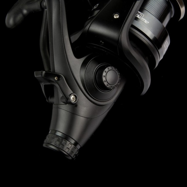 Nevis Invictus 8000 nyeletőfékes orsó