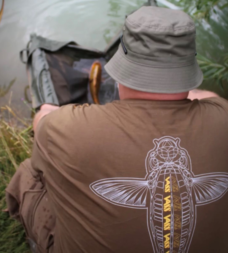 Vass Carp Rising T-Shirt Khaki Edition - Póló