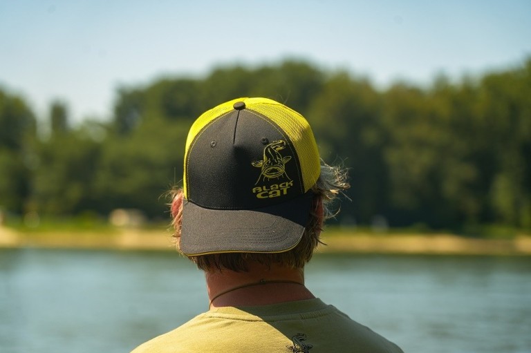 Black Cat Black And Yellow Trucker Cap - Baseball Sapka