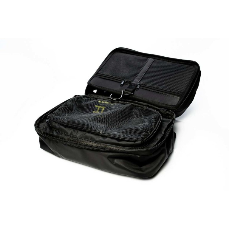 RidgeMonkey LX törölköző és vízhatlan neszeszer szett