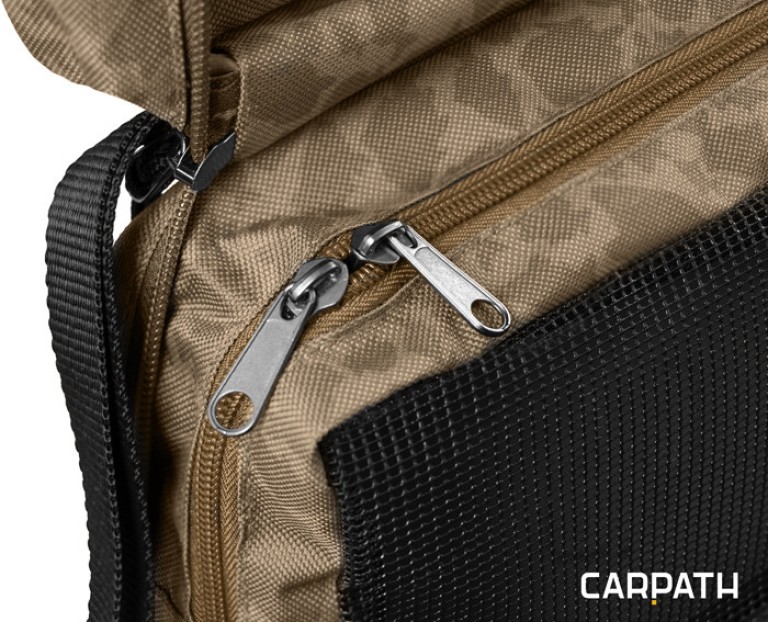 Delphin Area NICE Carpath Higiéniai táska