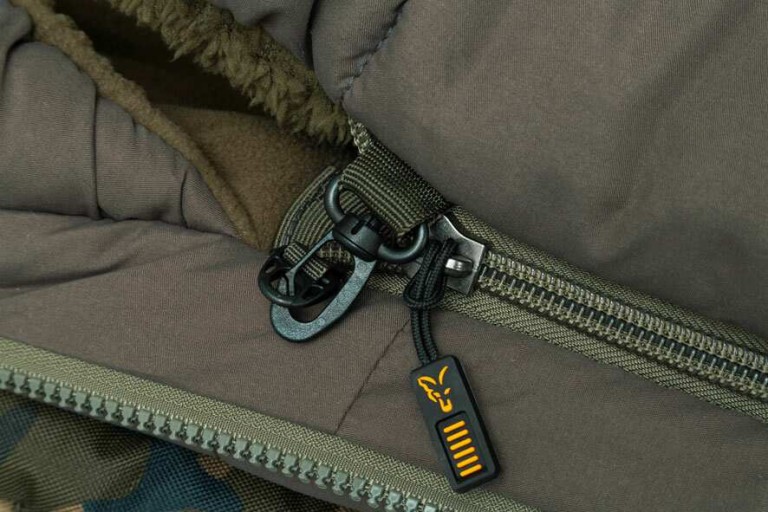 FOX Flatliner 8 Leg 5 Season Sleep System - Ágy + hálózsák