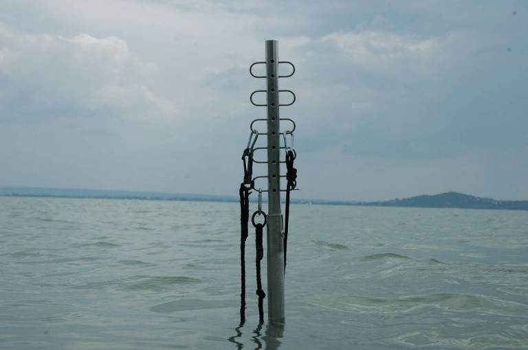 ICC ALU haltartó adapter medertapogató rúdhoz 30 cm, 10 db akasztóval