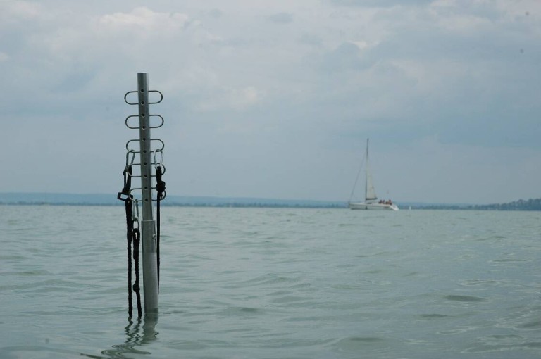 ICC ALU haltartó adapter medertapogató rúdhoz 30 cm, 10 db akasztóval