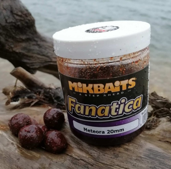 Mikbaits Fanatica Meteora boilies in dip 250 ml